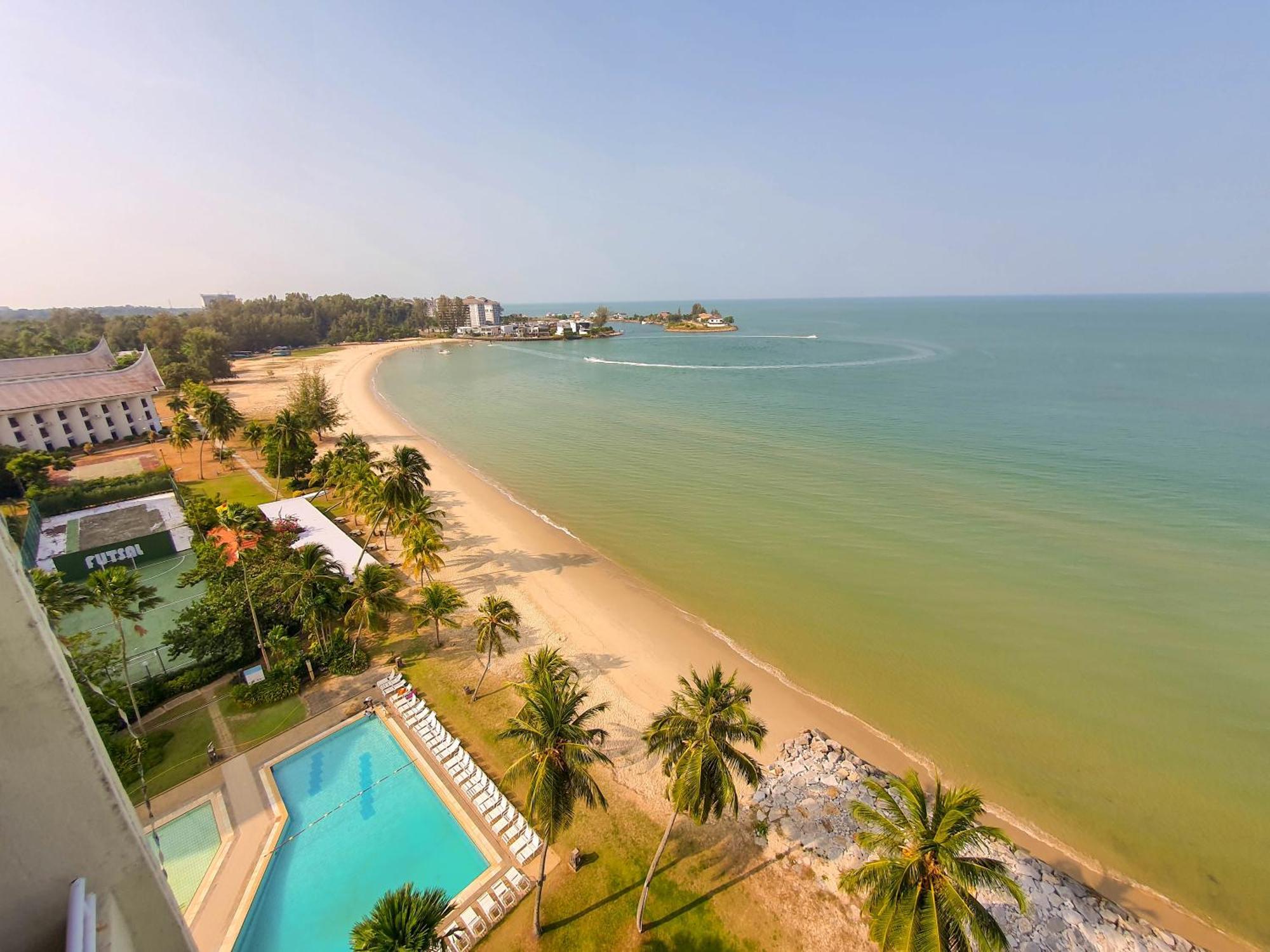 'Sunny Seaview' At Regency With 2 Private Carpark By Shine Stay Port Dickson Exterior photo